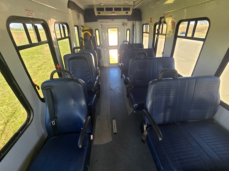 #22618-•-2008-ford-econoline-van-image-43