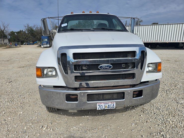 2004-ford-f650-image-40