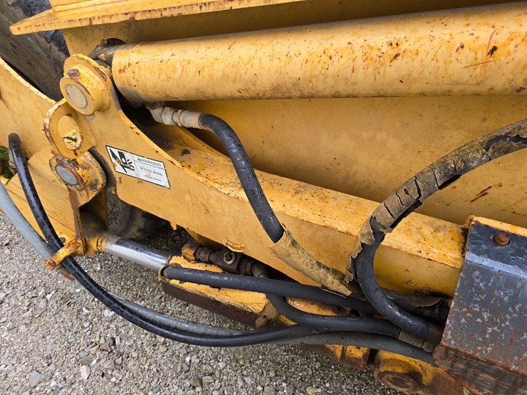 2006-deere-1812c-image-27