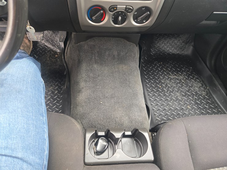 2011-chevrolet-colorado-image-40