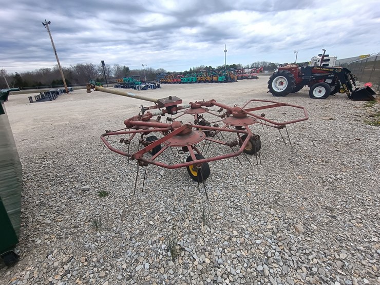 new-holland-540-image-3