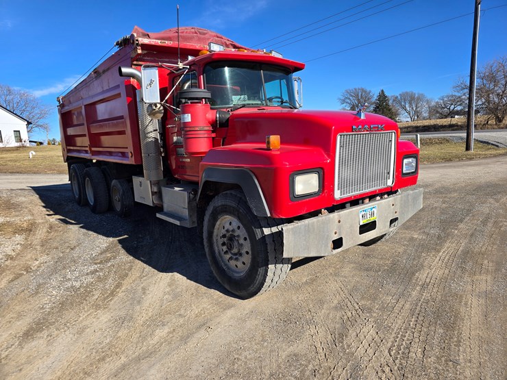 1998-mack-rd688s-image-22