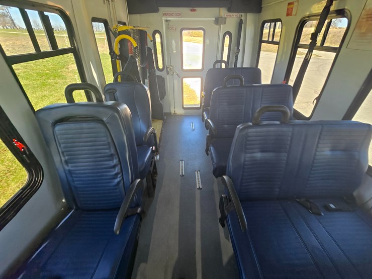 #22618-•-2008-ford-econoline-van-image-44