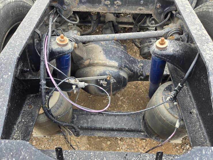 2000-peterbilt-379-image-84