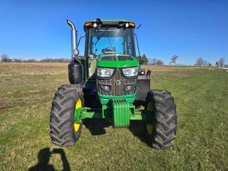 2016-john-deere-6110m-image-13