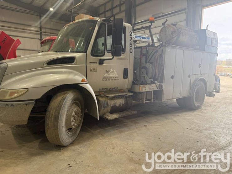 2005-international-durastar-4300-image-1