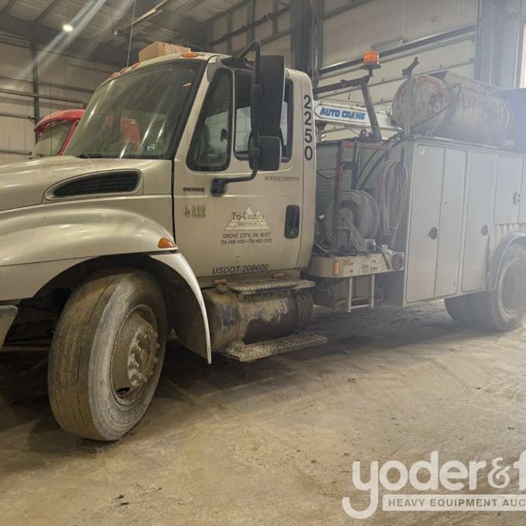 2005 INTERNATIONAL DURASTAR 4300