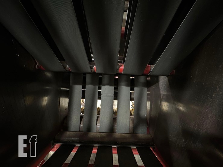 2015-new-holland-roll-belt-450-image-15