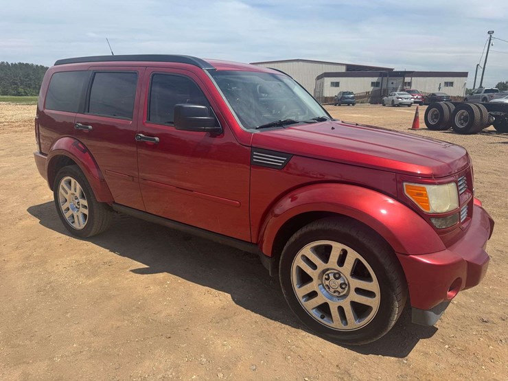 2011-dodge-nitro-image-2