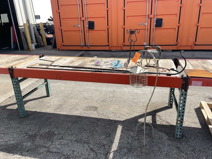 #7026-•-(8)-pieces-yard-art-decorations-(o4)-image-1