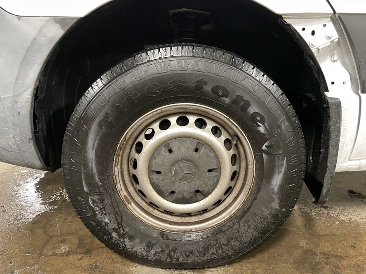 #1450-•-2019-mercedes-sprinter-van-(has-wi-title)-(of)-image-13