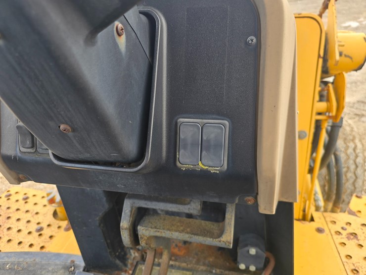 1993-deere-710d-image-61