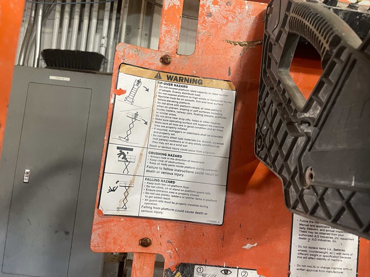 #1464-•-19'-scissor-lift-(e)-image-19