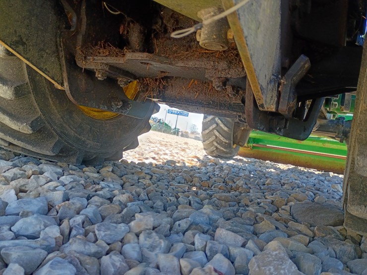 2013-john-deere-1025r-image-79