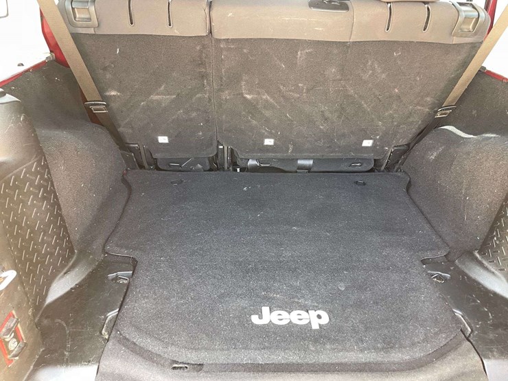 2013-jeep-wrangler-sport-image-15