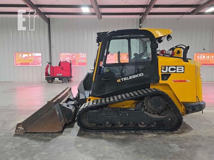 2021-jcb-3ts-8t-image-5