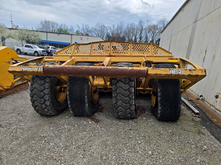 2006-deere-1812c-image-7