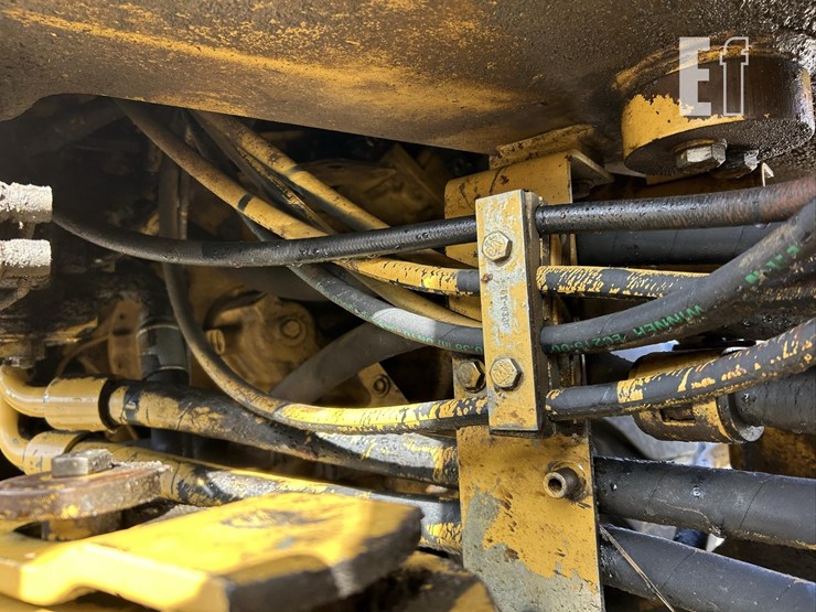 2000-caterpillar-938g-image-19