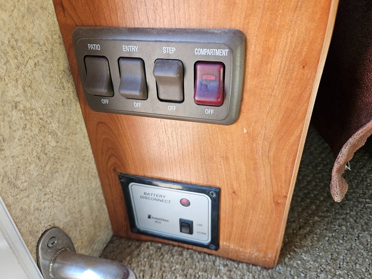 #22198-•-2007-georgie-boy-landau-motorhome-image-31