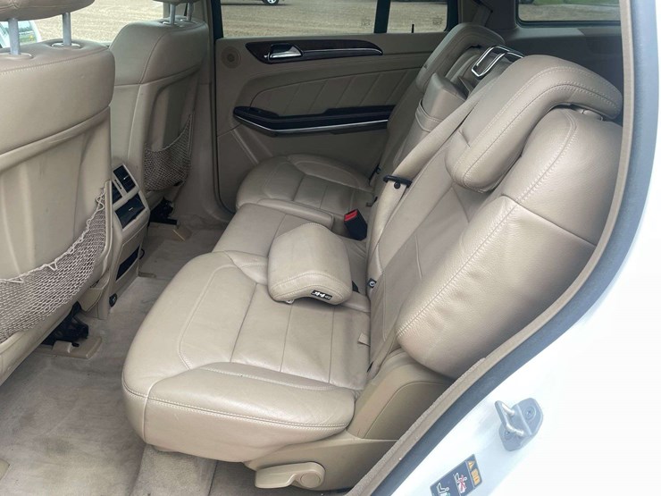 2014-mercedes-benz-gl450-image-14