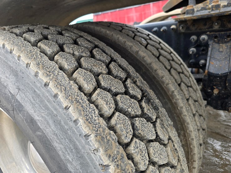 #22610-•-2019-mack-anthem-sleeper-truck-image-68