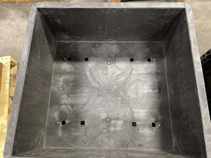 #7070-•-bulk-container-and-dolly-(f)-image-5