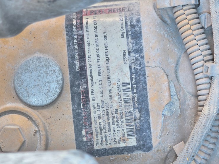 2015-deere-410l-image-38