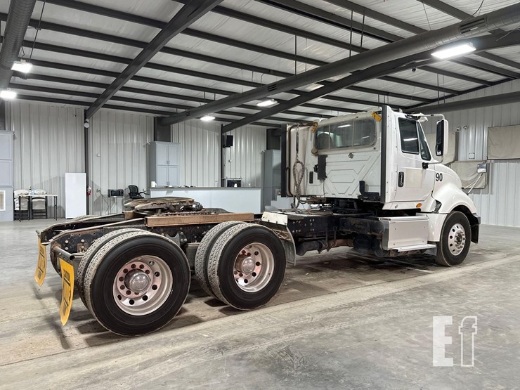 2017-international-prostar-image-3