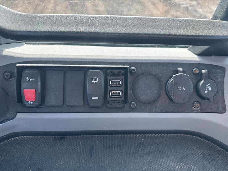 2021-caterpillar-926m-image-29