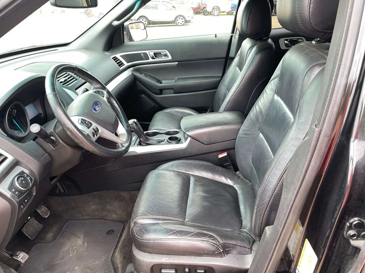 2015-ford-explorer-xlt-image-10