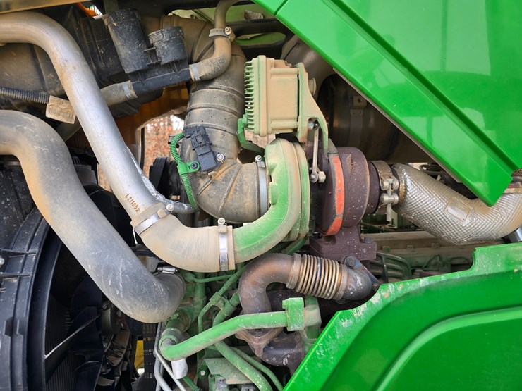john-deere-6125r-image-31