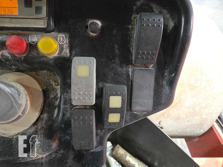 2011-dynapac-ca250d-ii-image-16