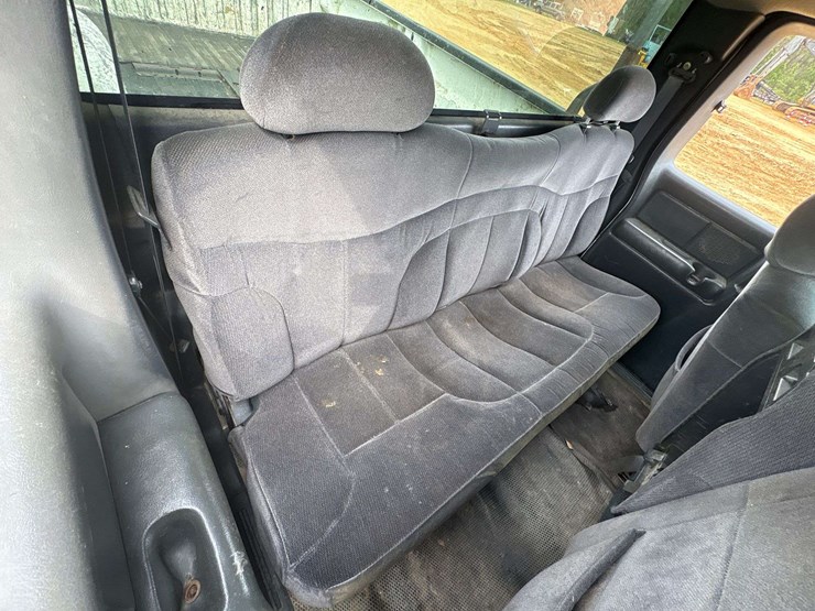 2001-gmc-sierra-2500-image-19