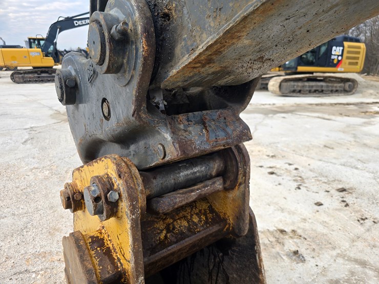 2013-deere-160g-lc-image-20