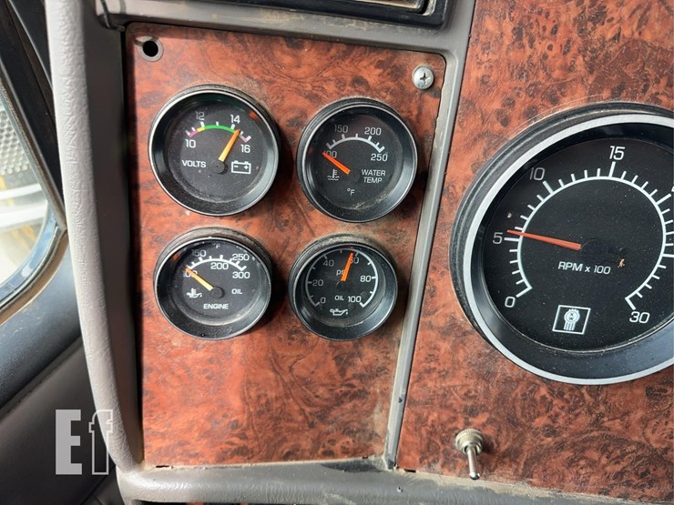 2005-kenworth-t800-image-65