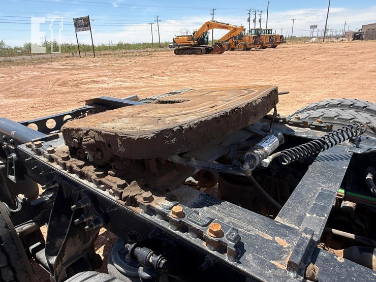 2016-international-durastar-4400-image-27