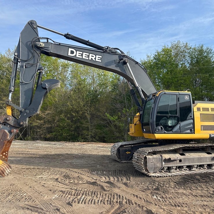 2019 DEERE 345G LC
