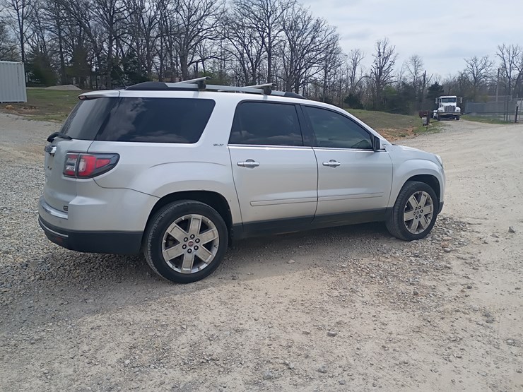 2017-gmc-acadia-image-10