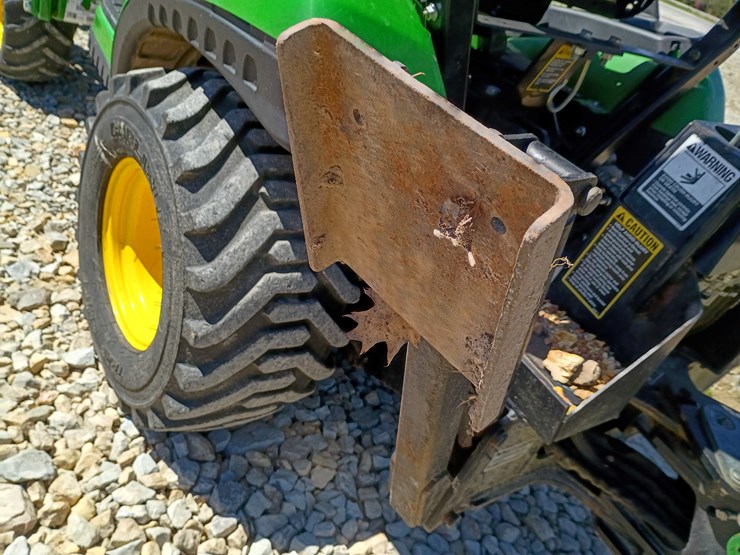 2013-john-deere-1025r-image-60