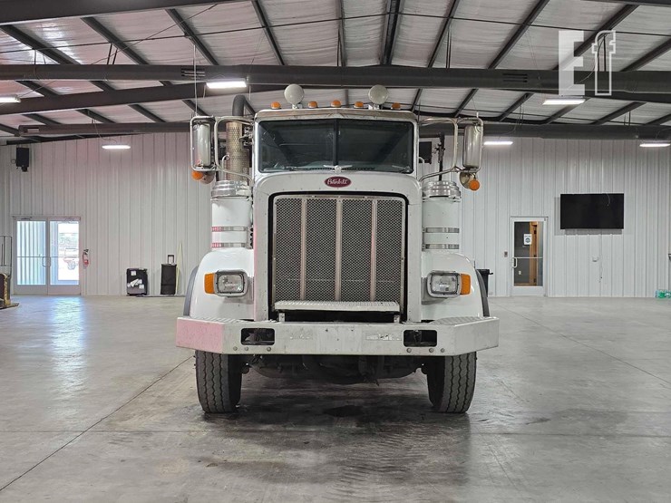 2017-peterbilt-367-image-7