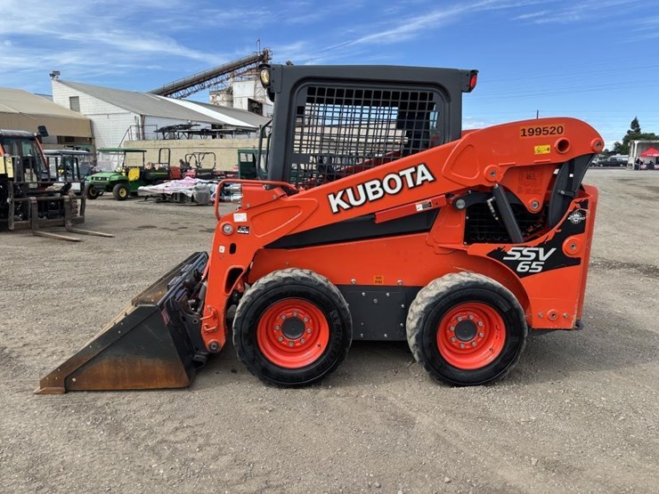 2018-kubota-ssv65-image-5