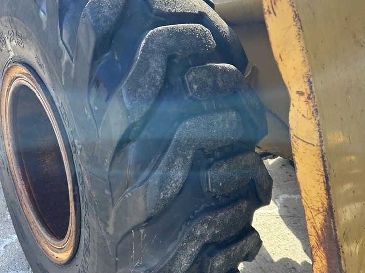 2000-caterpillar-938g-image-37