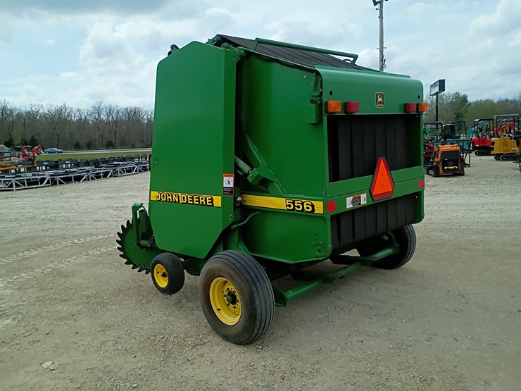 2000-john-deere-556-image-3