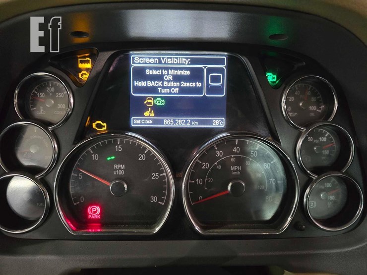 2016-peterbilt-579-image-12