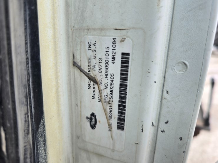 #22589-•-2006-mack-cv713-granite-roll-off-garbage-truck-image-38