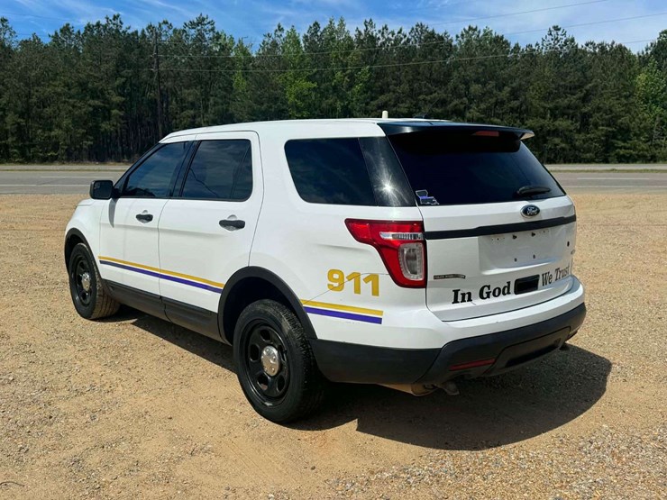 2015-ford-explorer-image-4