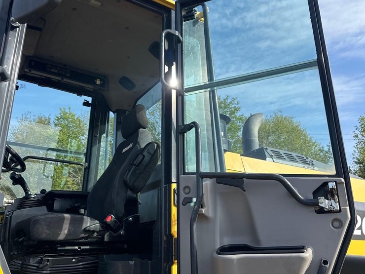 2018-komatsu-wa320-8-image-35