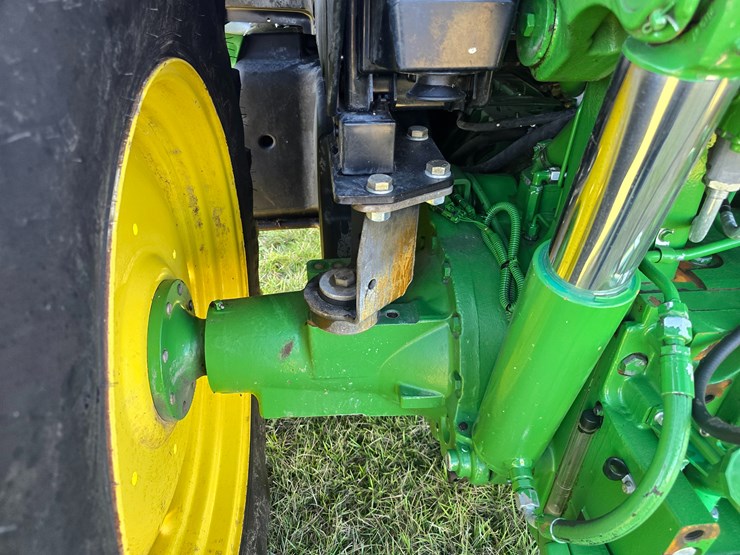 2016-john-deere-6110m-image-38