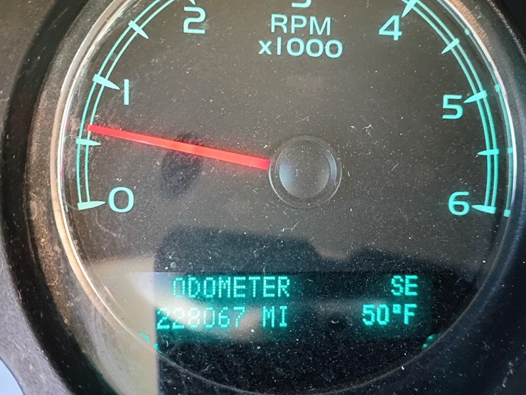 2010-chevrolet-tahoe-image-51