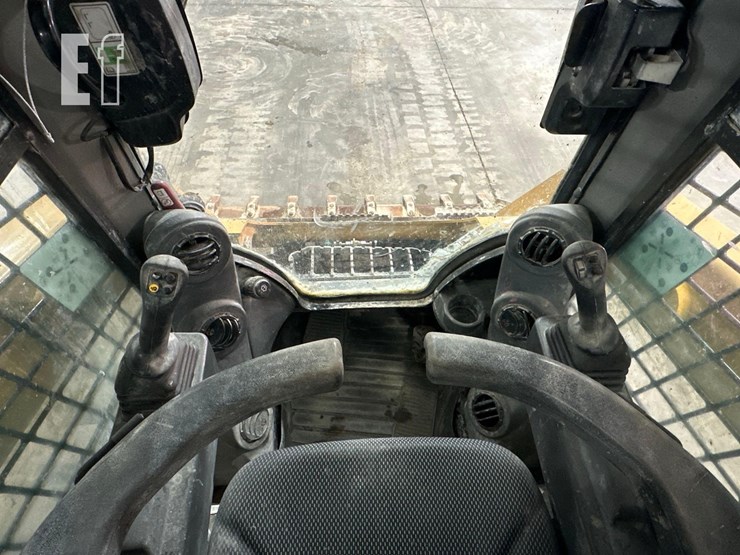 2023-caterpillar-259d3-image-16